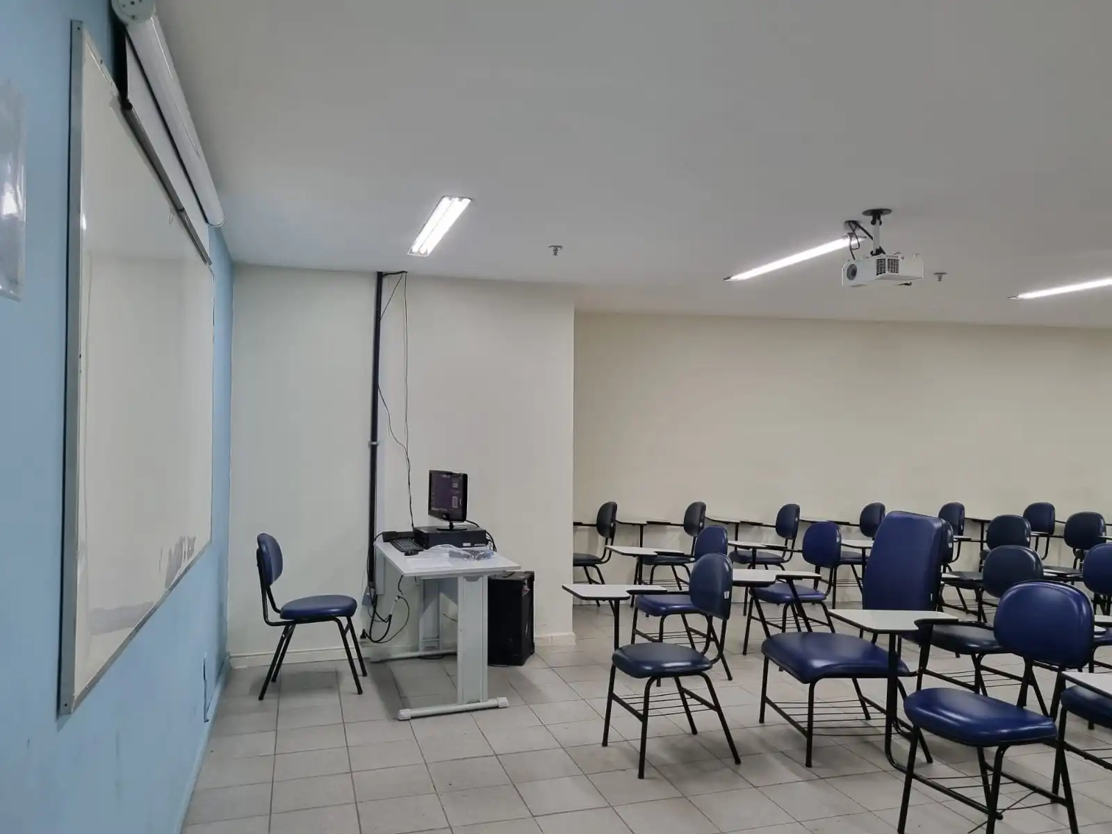 SAla de Capacitação Teórica para o desenvolvimento do programa de aprendizagem e realização da orientação profisisonal na cidade do Rio de Janeiro